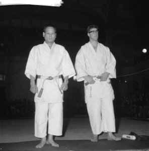 Huldiging Anton Geesink in Haagse Dierentuin Haku Michikami en Anton Geesink (r, Bestanddeelnr 913-4533