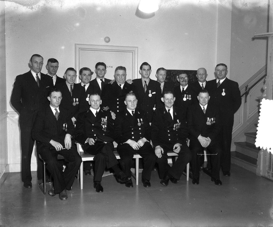 Huldiging redders NZHRM te Rotterdam, Bestanddeelnr 904-9972