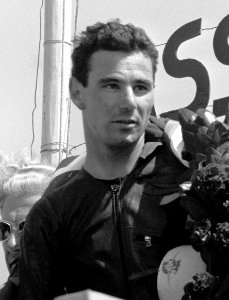 Huldiging Carlo Ubbiali (winnaar 125cc en 250cc), Bestanddeelnr 911-3659 (cropped)