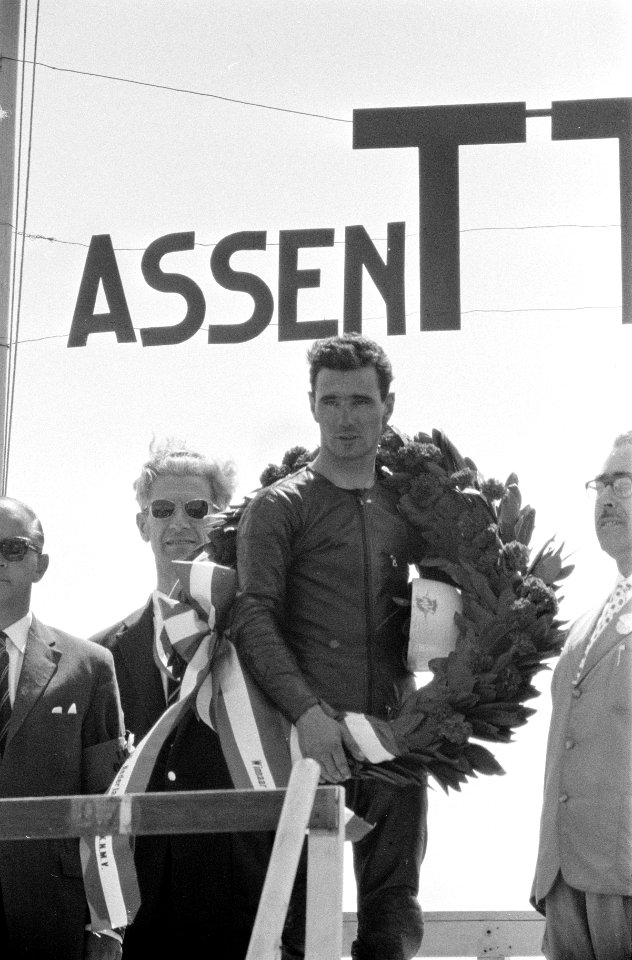 Huldiging Carlo Ubbiali (winnaar 125cc en 250cc), Bestanddeelnr 911-3660