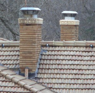 Hubert H. Everist house chimneys 1