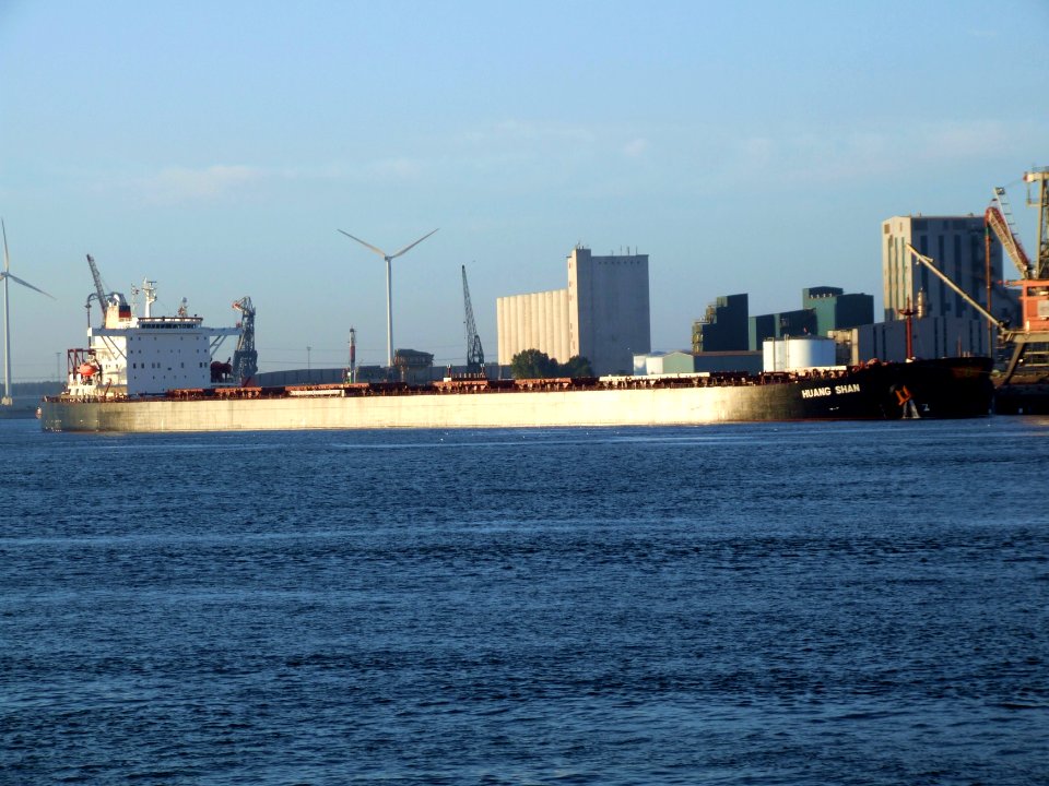 Huang Shan - IMO 9268813 p2, Port of Rotterdam, Holland 30-Sep-2006
