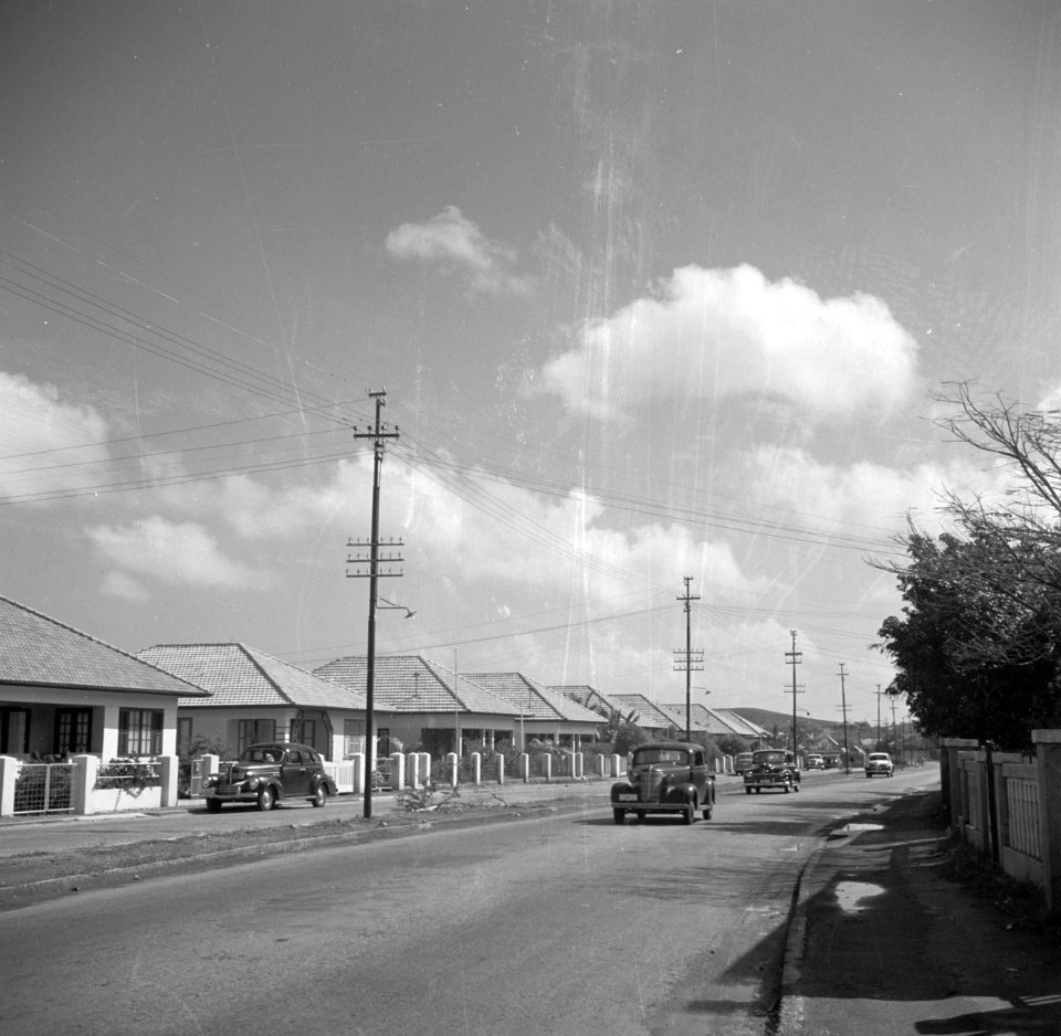 Huizen in de wijk Salinja in Willemstad op Curaçao, Bestanddeelnr 252-7155