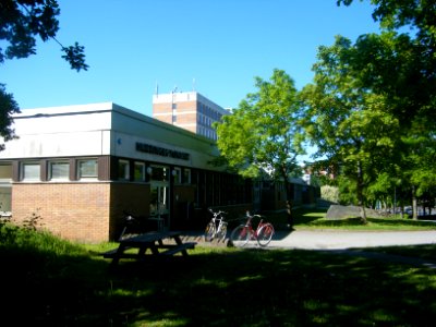 Huddingegymnasiet utsida