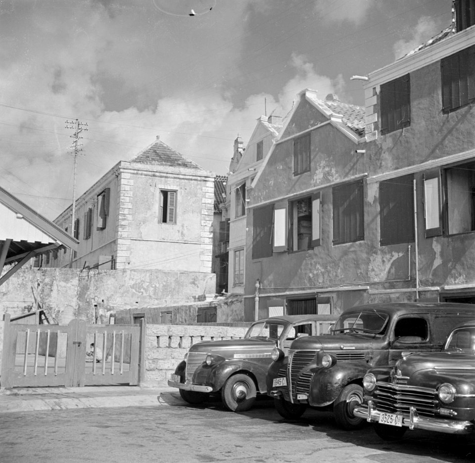 Huizen in Willemstad op Curaçao, Bestanddeelnr 252-7092