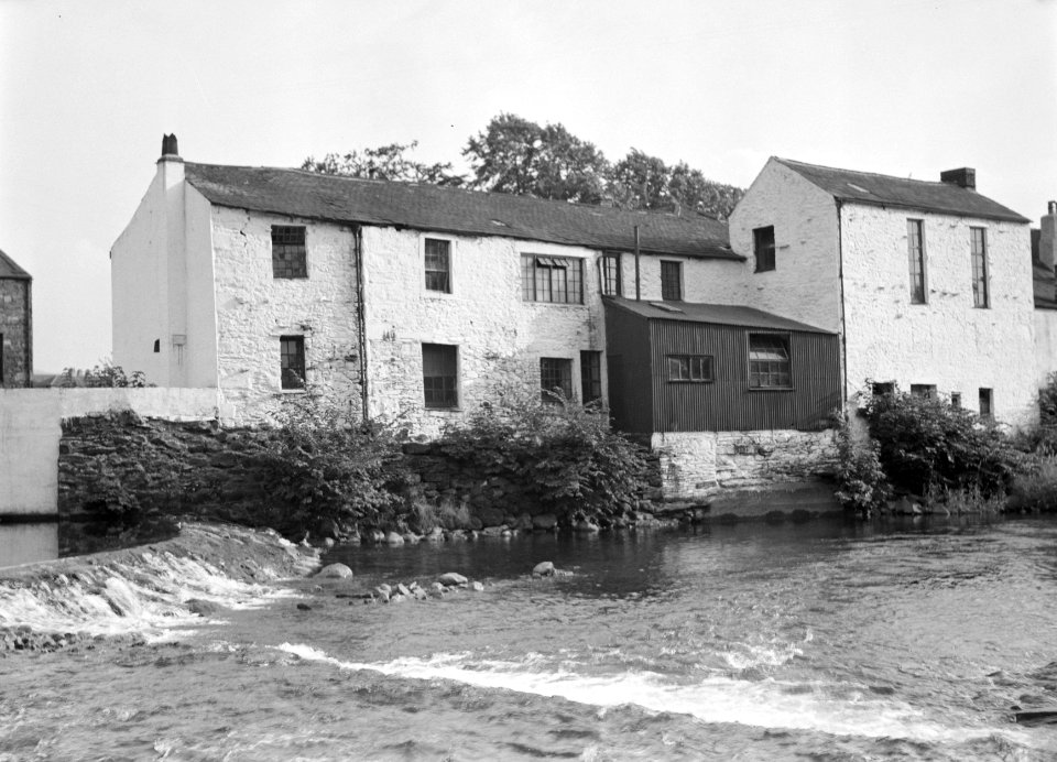 Huizen aan een rivier in Kirkcudbright, Bestanddeelnr 254-2757