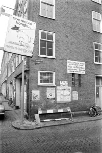 Huizen in Nieuwmarktbuurt in Amsterdam die gesloopt zullen worden i.v.m. metroli, Bestanddeelnr 927-6234