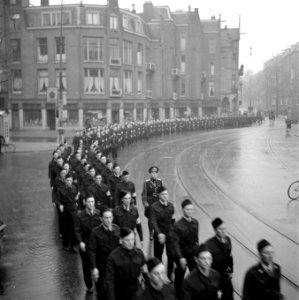 Hulppolitie marcheert, Bestanddeelnr 901-2975