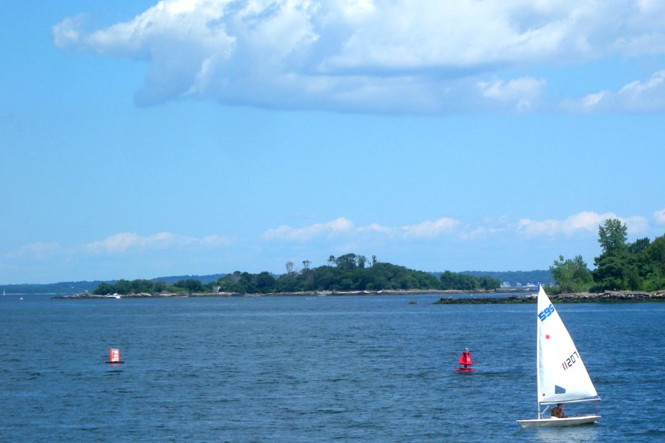 Huckleberry Island from north Glen Is jeh