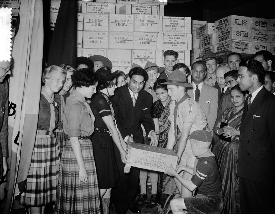 Hulpactie India symbolische overdracht te Rotterdam, Bestanddeelnr 904-7385