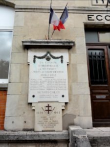 Hudiviller (M-et-M) école, plaques monument aux morts
