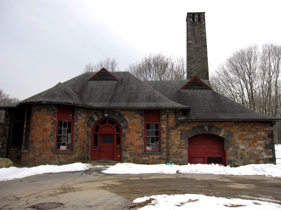 Hunt's Mills Pump House - front