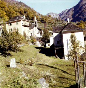 Huizen in de buurt van Ascona, Bestanddeelnr 254-6078