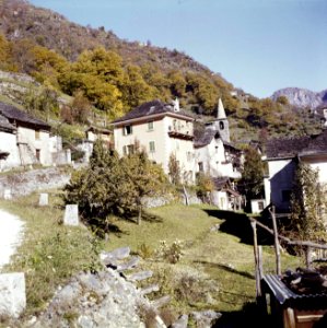 Huizen in de buurt van Ascona, Bestanddeelnr 254-6079