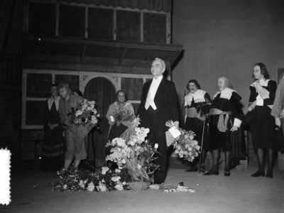 Huldiging Jan Musch Stadsschouwburg Amsterdam, Bestanddeelnr 904-9903