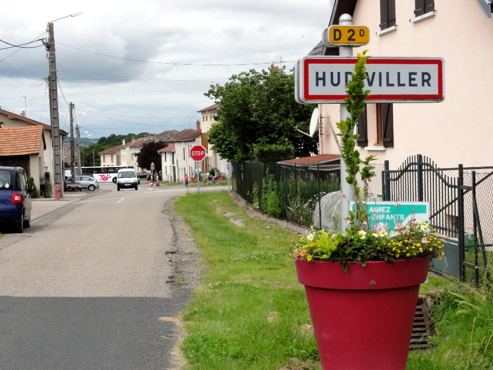 Hudiviller (M-et-M) city limit sign