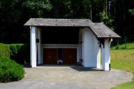 Hunoldstal, Friedhof, Trauerhalle