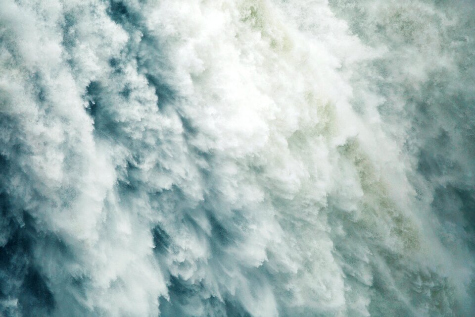 Falling streaming rivers