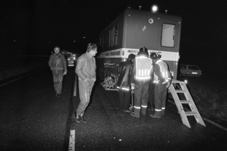 Hulptroepen op de plaats van de ramp, Bestanddeelnr 931-7256