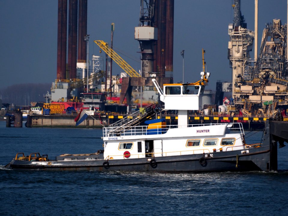 Hunter ENI 02104230, Botlek, Port of Rotterdam