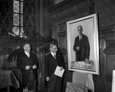 Huldiging van Professor dr. J. E. de Quay t.g.v. 12,5 jarig jubileum als Commiss, Bestanddeelnr 910-4245