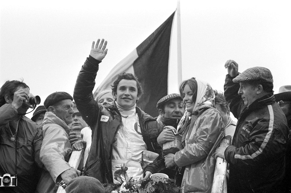 Huldiging van Jacky Ickx, rechts van hem zijn echtgenote Catherine Blaton, Bestanddeelnr 924-6665