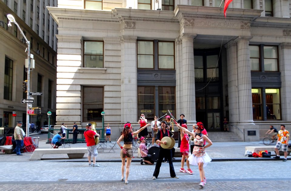 Hungry March Band Wall St 06 jeh