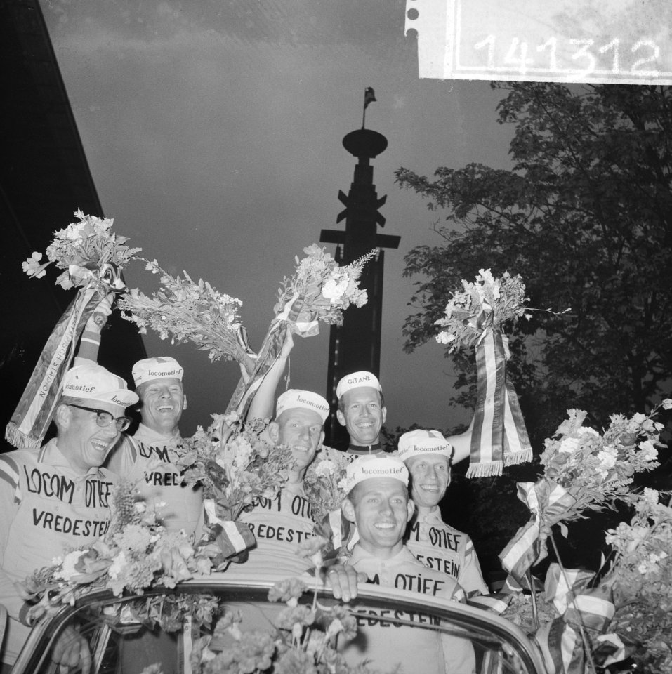 Huldiging van tour van de toekomst ploeg, Bestanddeelnr 914-1312