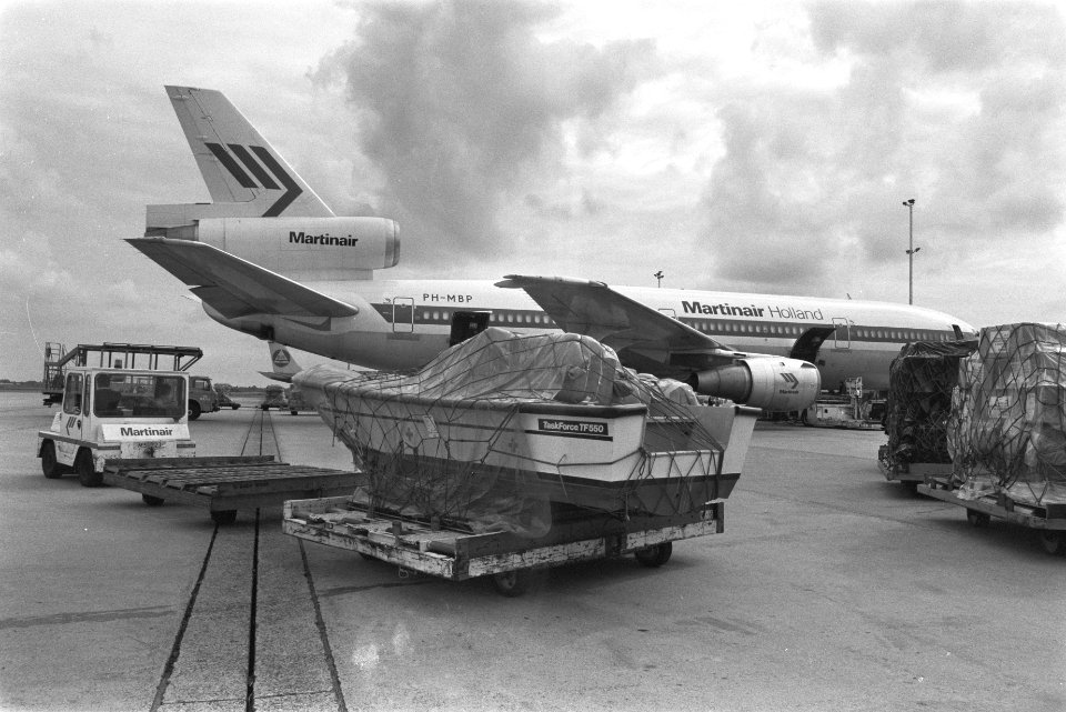 Hulpgoederen (boot) naar Bangladesh vanaf Schiphol, Bestanddeelnr 934-3151