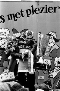 Huldiging van de winnaar van het algemene klassement Jos Lammertink, Bestanddeelnr 930-2946