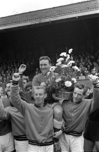 Huldiging van Louk Biesbrouck sr ivm 500ste wedstrijd, Bestanddeelnr 911-7681