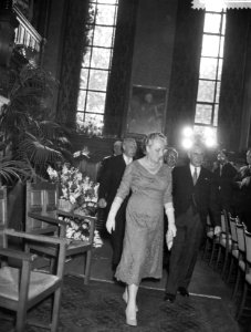 Huldiging van Professor dr. J. E. de Quay t.g.v. 12,5 jarig jubileum als Commiss, Bestanddeelnr 910-4243