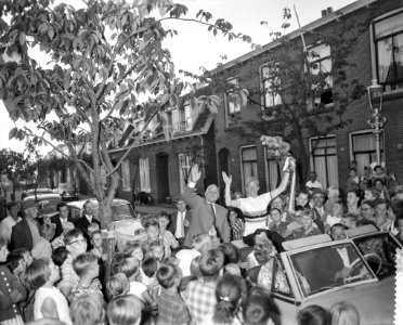 Huldiging van Wereldkampioen amateurs stayers Arie van Houwelingen in Sassenheim, Bestanddeelnr 910-6039