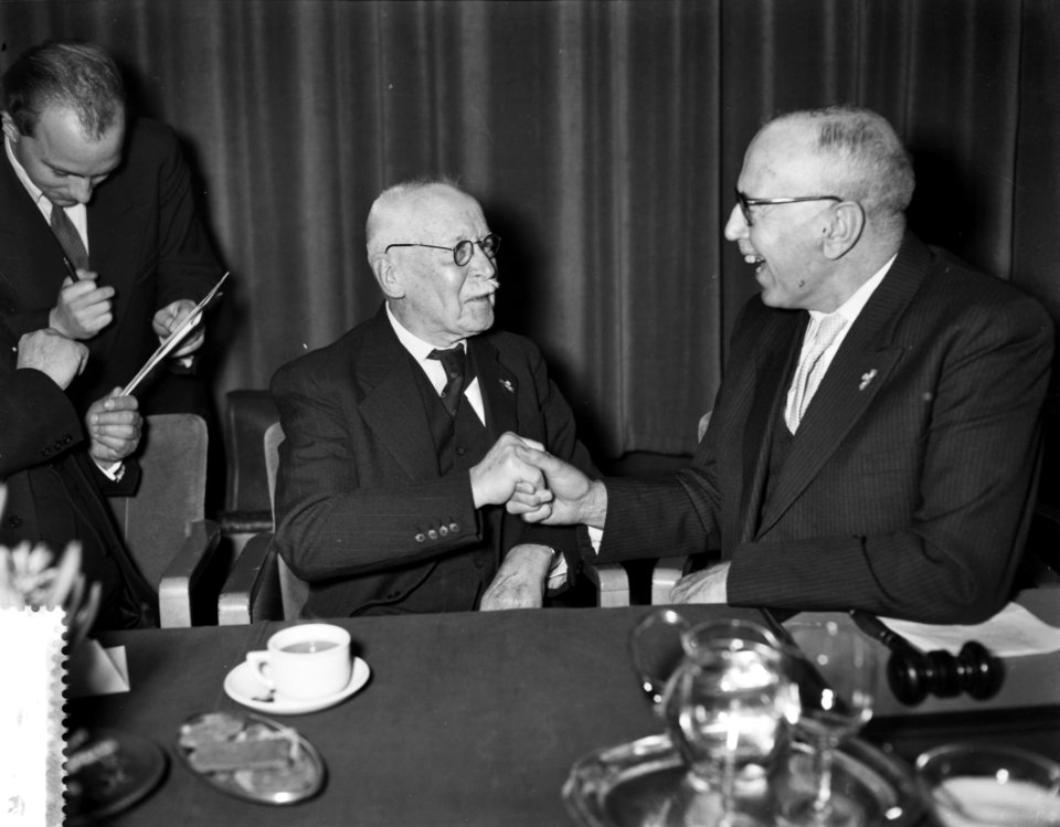 Huldiging van professor Dr B Sjollema ivm 90ste verjaardag in Utrecht, Bestanddeelnr 909-4198