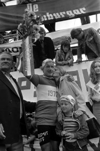 Huldiging van wielrenner en winnaar Tino Tabak, Bestanddeelnr 925-6933