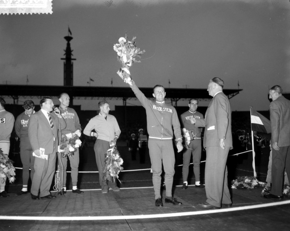Huldiging van winnaars bij de wereldkampioenschappen in het Olympisch Stadion, Bestanddeelnr 911-5030