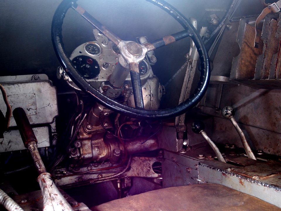 Humber MkII inside driver seat pic