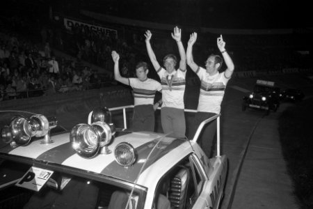 Huldiging wereldkampioenschappen sprint Lijn Loevesijn Olympisch Stadion Amsterd, Bestanddeelnr 924-8917