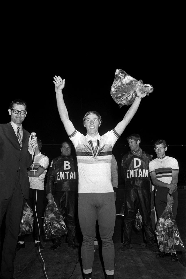 Huldiging wereldkampioenschappen sprint Lijn Loevesijn Olympisch Stadion Amsterd, Bestanddeelnr 924-8918