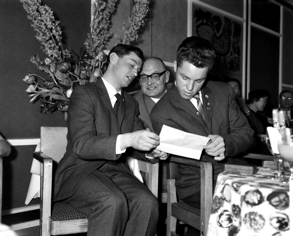 Huldiging van de wereldkampioen Van der Grift in Amsterdam Van der Grift bekijk, Bestanddeelnr 912-1720