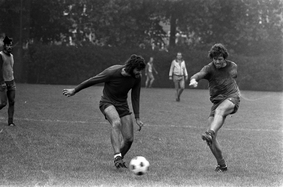 Hulshof (l) en Meijer tijdens de training, Bestanddeelnr 928-1011