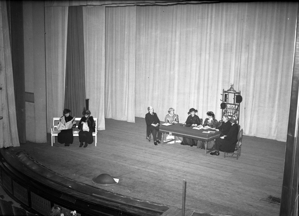 Huishoudschool Arnhem, Rijnkade 36. Viering 75 Jarig bestaan, Bestanddeelnr 903-0825