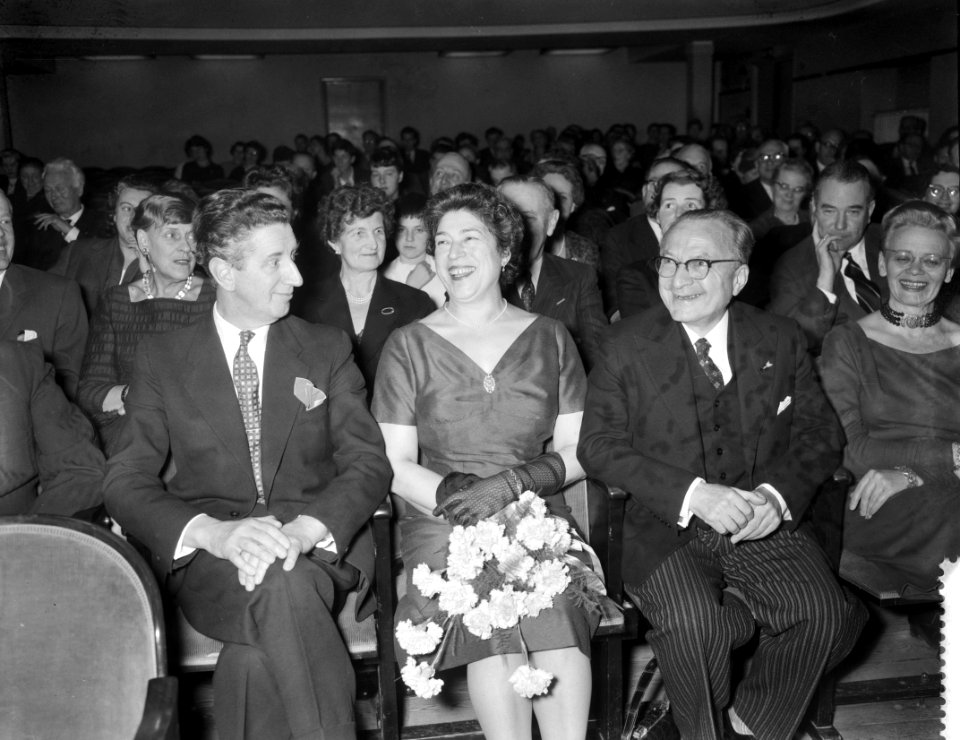 Huldiging van de violist Herman Leydensdorff in de Bachzaal te Amsterdam vlnr, Bestanddeelnr 910-0747