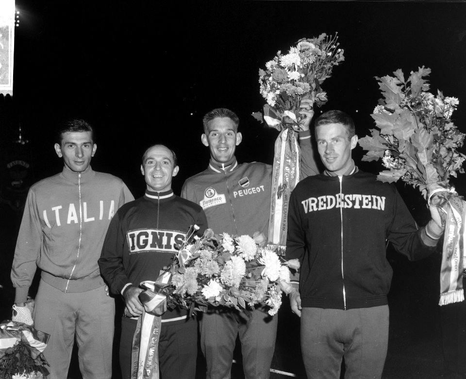 Huldiging wereldkampioenen in Olympisch Stadion, v.l.n.r. Beghetto, Tiemen Groen, Bestanddeelnr 918-1914