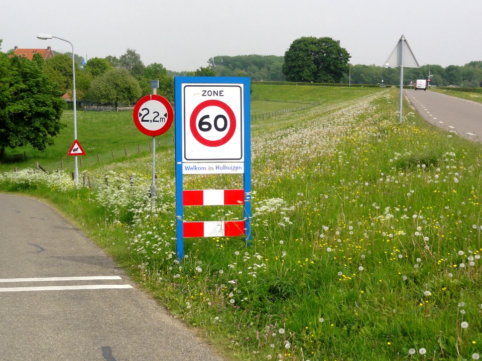 Hulhuizen (Lingewaard) welkomstbord