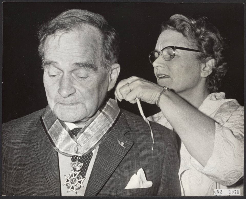 Huldigingen, verjaardagen, auteurs, ministers, Klompe MwMaM, Bergen, Bestanddeelnr 092-1078