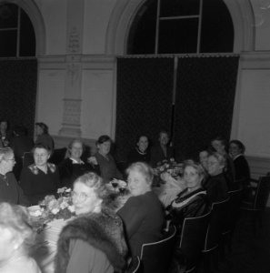 Huishoudschool Arnhem, Rijnkade 36. Viering 75 Jarig bestaan, Bestanddeelnr 903-0819