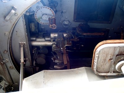 Humber MkII inside turret pic1