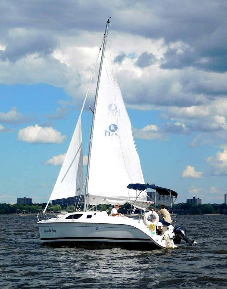 Hunter 25 sailboat September Song 2236