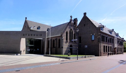 Huissen (Lingewaard) gemeentehuis, voormalig kloostercomplex